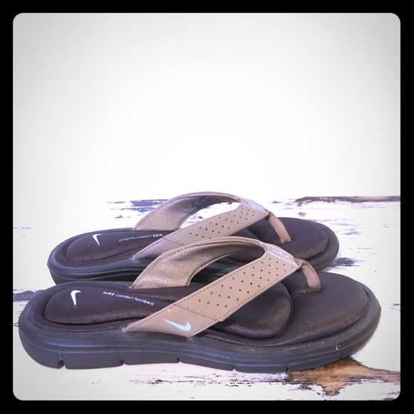 nike cushion flip flops